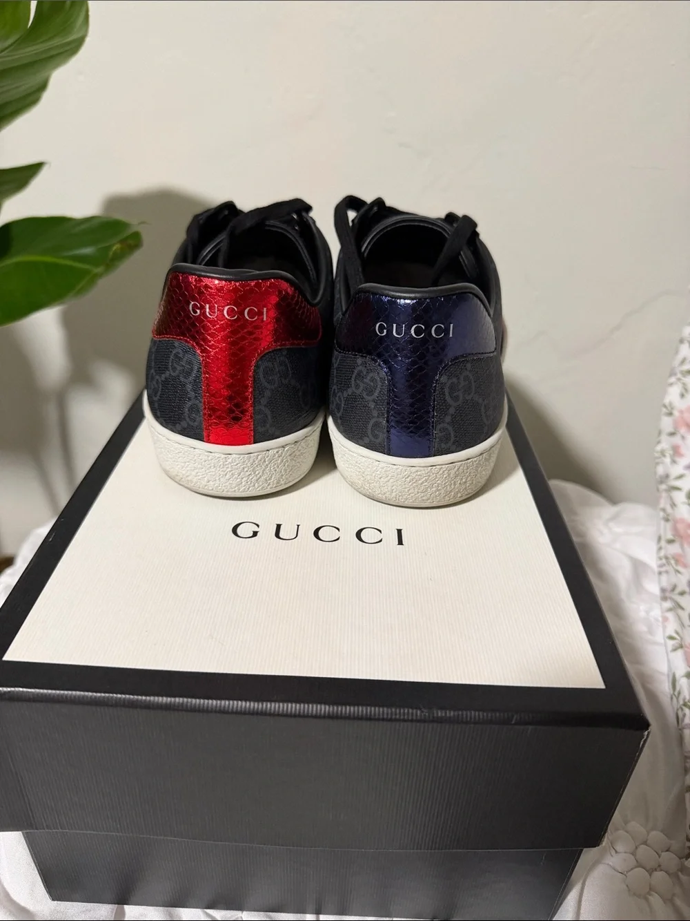 Gucci Ace GG Supreme canvas sneakers. Authentic